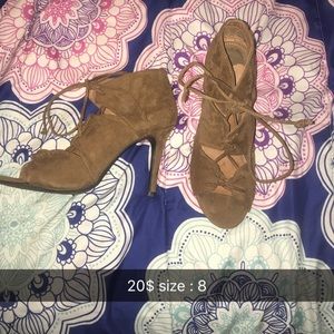 Each picture should have a price on the picture.